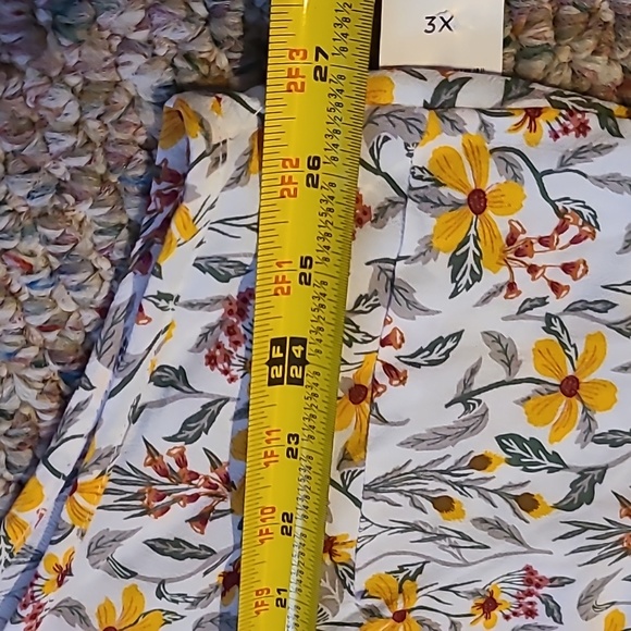 DIP BRAND WOMENS PLUS SIZE YELLOW FLORAL SLEEVELESS SUMMER TOP SIZE 3X - Picture 9 of 12